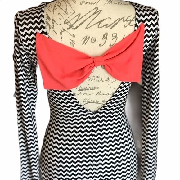 Cezanne Blouse Small Bow Back - Picture 3 of 9